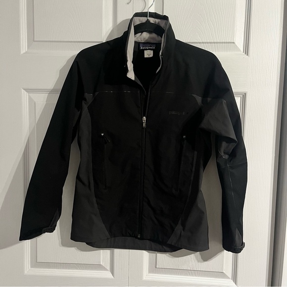 Patagonia Women’s CSS Softshell Jacket Size XS Black Gray Full Zip - Picture 1 of 5